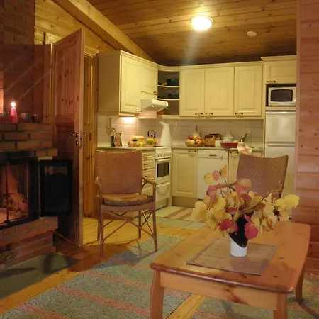 Resort Loikansaari Lomamoekit Kallislahti