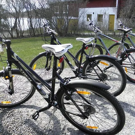 Resort Loikansaari Lomamoekit Kallislahti